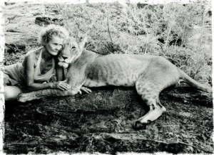 Joy-Adamson-with-Elsa-the-lioness