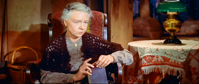 The-King-and-Four-Queens-05