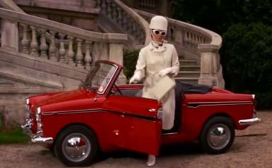 18788fb39558a782b0cf802a6c008210--audrey-hepburn-fiat-sport