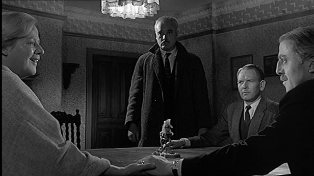 rideau-brume-seance-wet-afternoon-bryan-forbe-L-DBR0rg