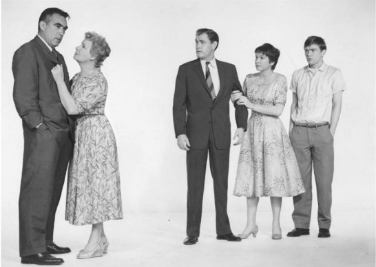 Anthony-Quinn-Shirley-Booth-Earl-Holliman-Shirley-MacLaine-Clint-Kimbrough-Hot-Spell-1958