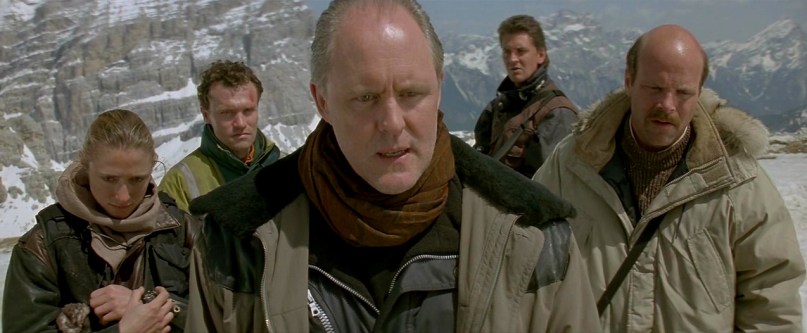cliffhanger_still02