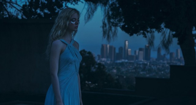 The-Neon-Demon-Elle-Fanning