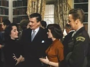 d736ee09dab9e3e902a475c95d8a5462--the-family-paris