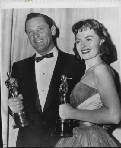 f6eb4377a33b46f8dd5b8c24aa56d75e--donna-reed-donna-derrico