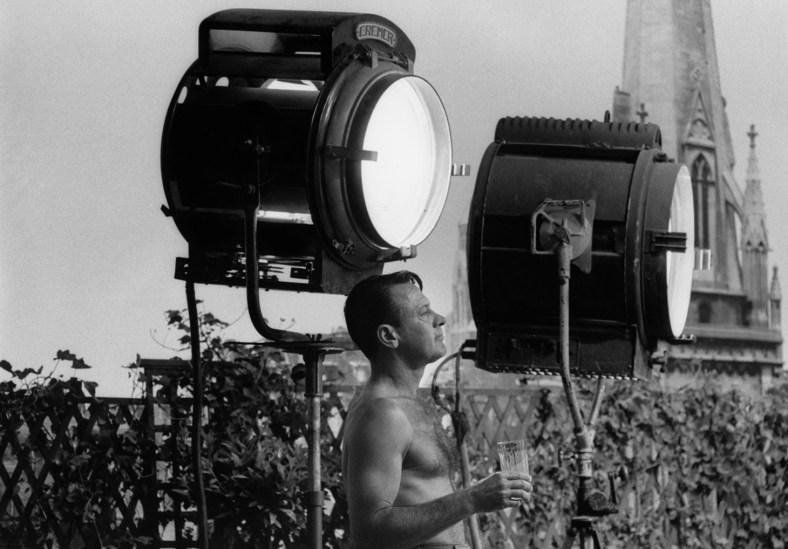 A221-Bill-Holden-glass_spotted