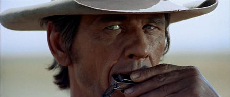 450px-OnceUponATimeInTheWest-Review-Close-01