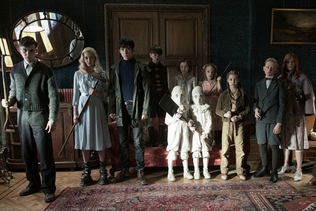 miss-peregrines-home-for-peculiar-children-DF-12584_rgb