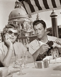 QUOVADIS1951_00219340_1128x1409_042020101051