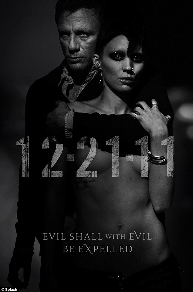 article-2073657-0F29F4FE00000578-500_634x958