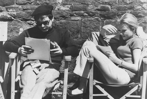 MV5BOWU2MTI0OGMtZDJiNC00YjIyLTkzODAtM2YwZjA3M2EzMDIyXkEyXkFqcGdeQXVyMzk3NTUwOQ@@._V1_