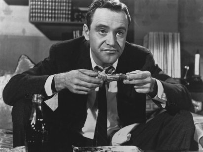 apartment-the-1960-004-jack-lemmon-eats-chicken-bfi-00m-jcp